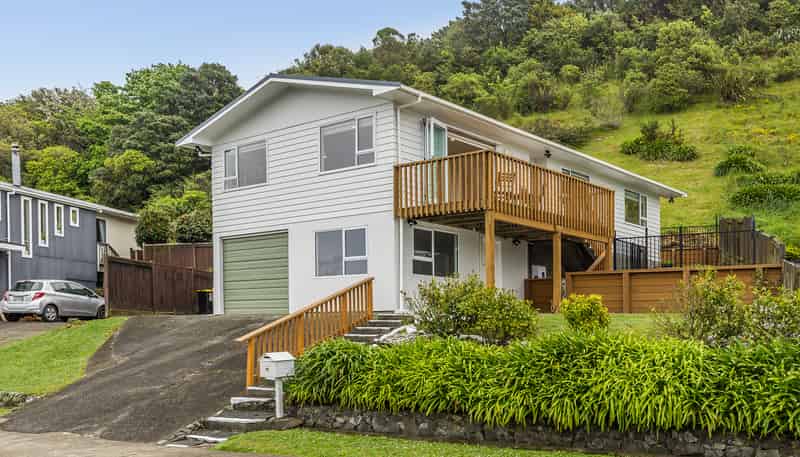 72 Fyvie Avenue, Tawa