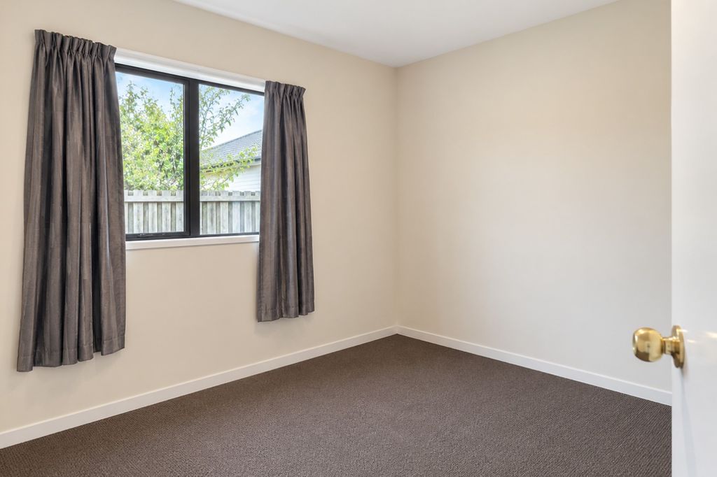 Very Tidy 3 Bedroom Unit 4