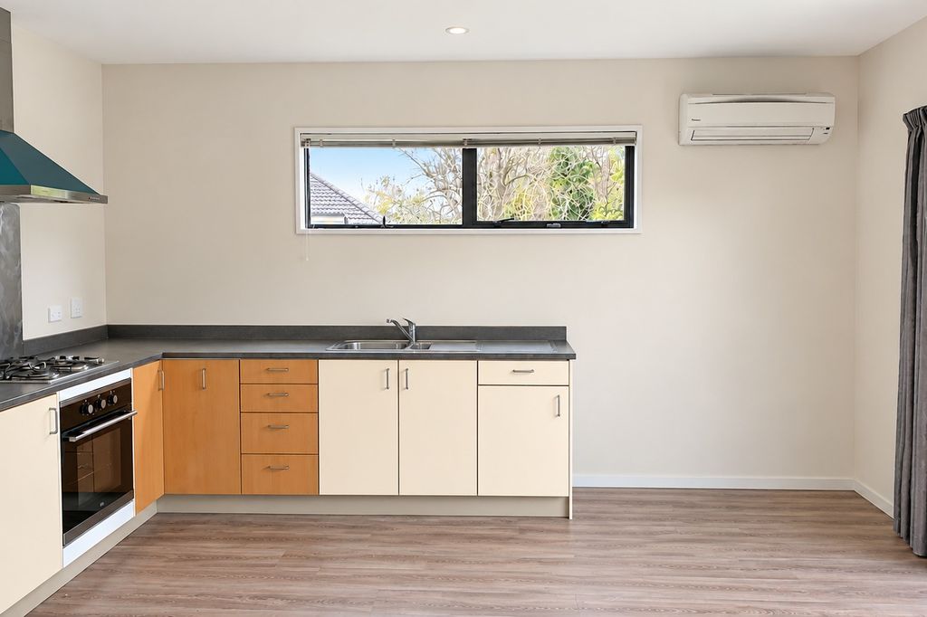 Very Tidy 3 Bedroom Unit 2