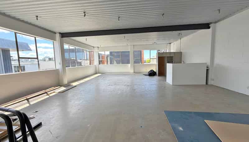 First Floo Tristram Street Central, Hamilton Central