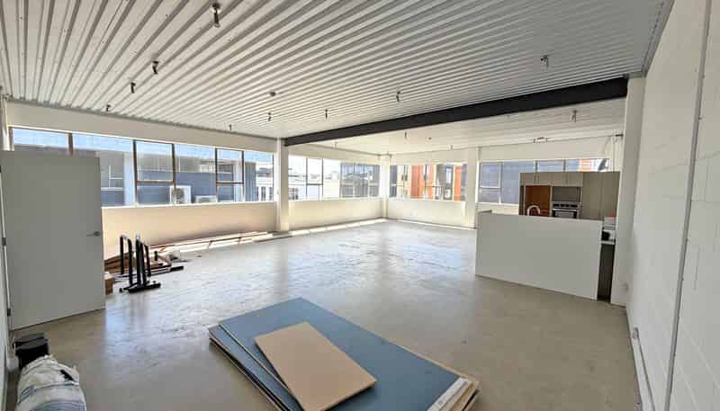 First Floo Tristram Street Central, Hamilton Central