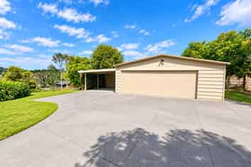 659 Whitford Road, Whitford