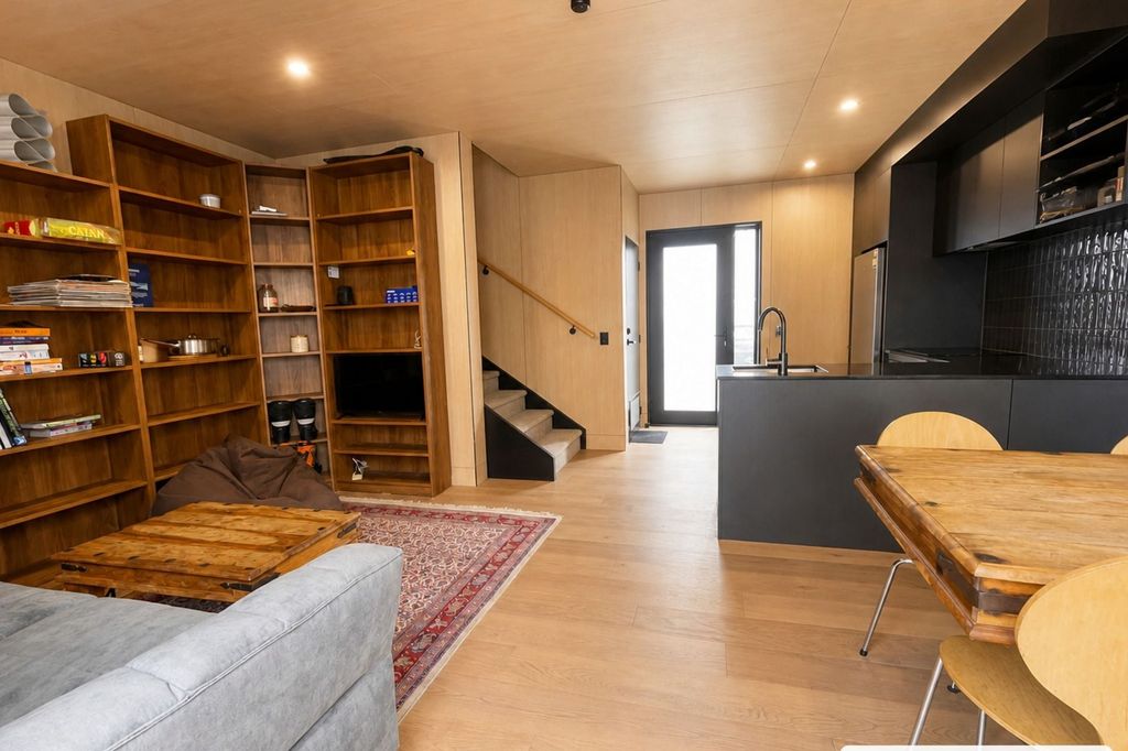 Furnished Five Mile Villa 2