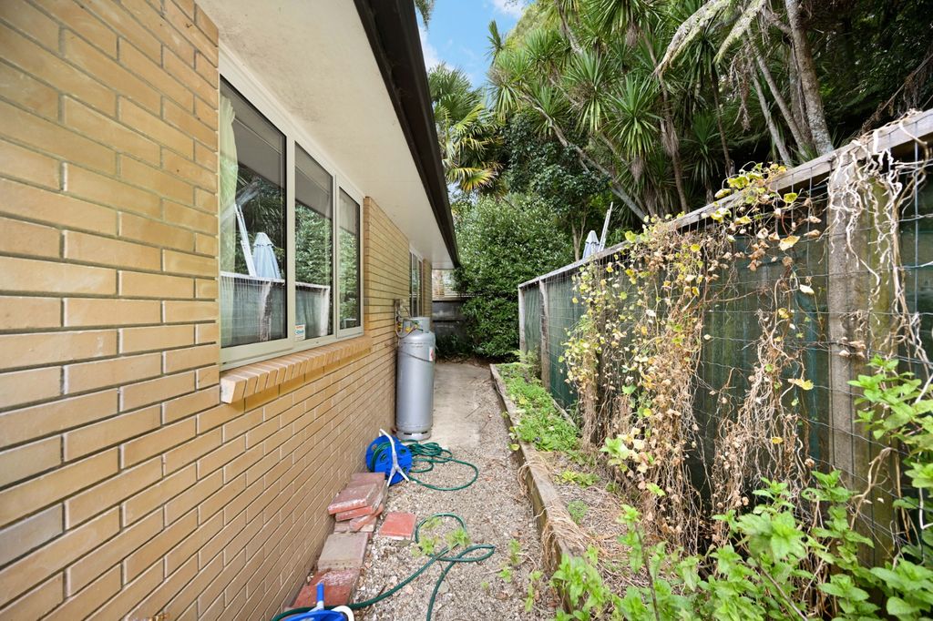 Furnished Secure One Bedroom Unit 3