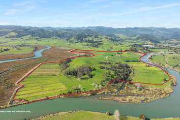 90 Camp Road, Coroglen, Tairua