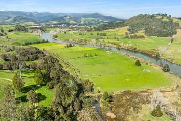 90 Camp Road, Coroglen, Tairua