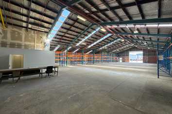 Refurbished Warehouse with Secure Yard