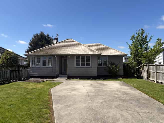 12 Rawlings Street, Bader