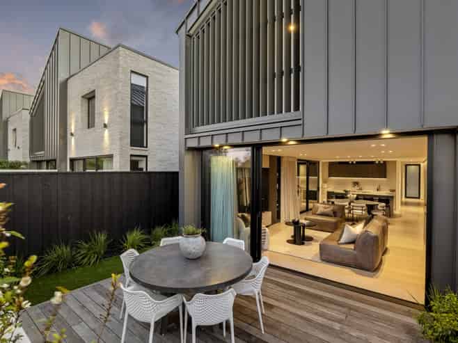 32A Gracefield Avenue, Christchurch Central