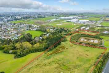 ACREAGE ON THE CITY'S DOORSTEP