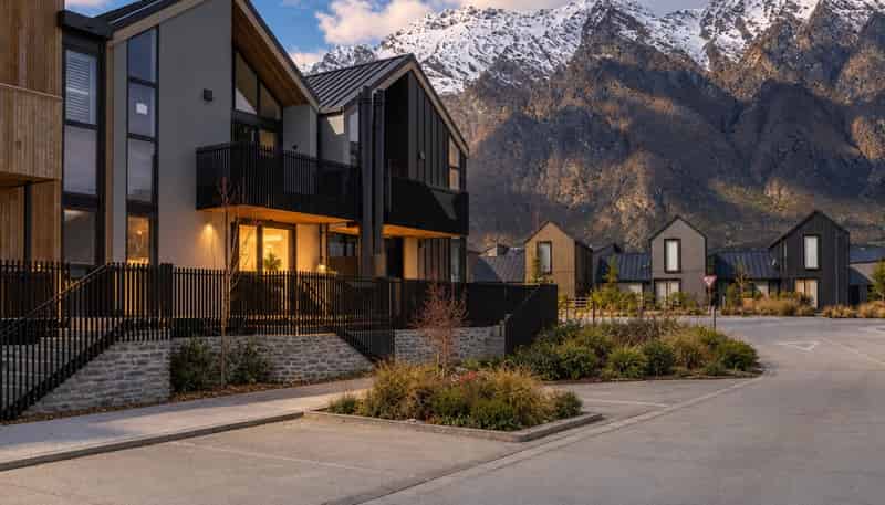 27/2 McKinlay Lane, Jacks Point