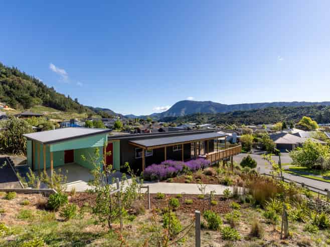2 Bell Bird Rise, Picton