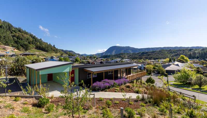2 Bell Bird Rise, Picton