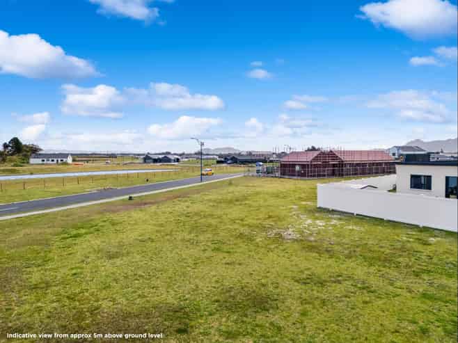 8 and 10 Kentia Court, One Tree Point