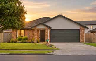 24 Parkside Drive, Huntington
