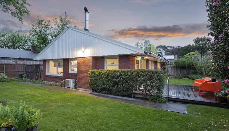 2/15 Knowles Street, Saint Albans