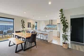 30 Minerva Cr, Woodend