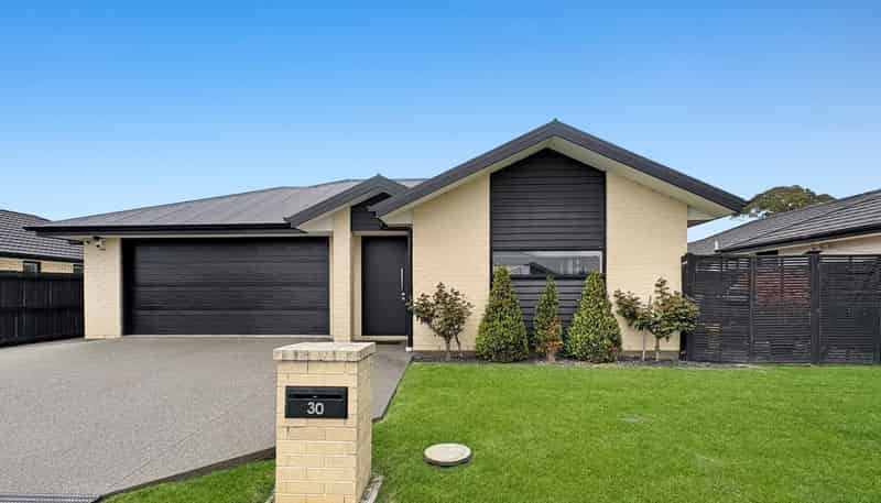 30 Minerva Cr, Woodend