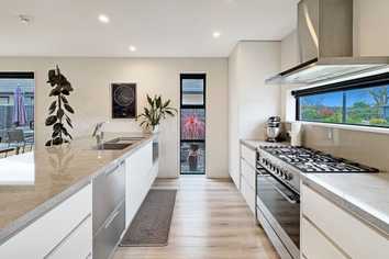 30 Minerva Cr, Woodend