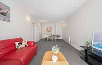 13/70 Hobson Street, Thorndon