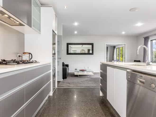 2 Nelson Avenue, Aotea