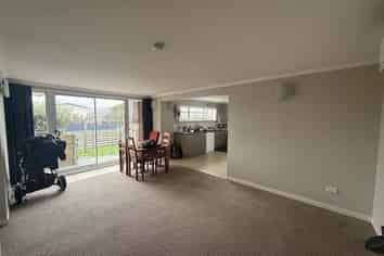 a/59 Churton Drive, Churton Park
