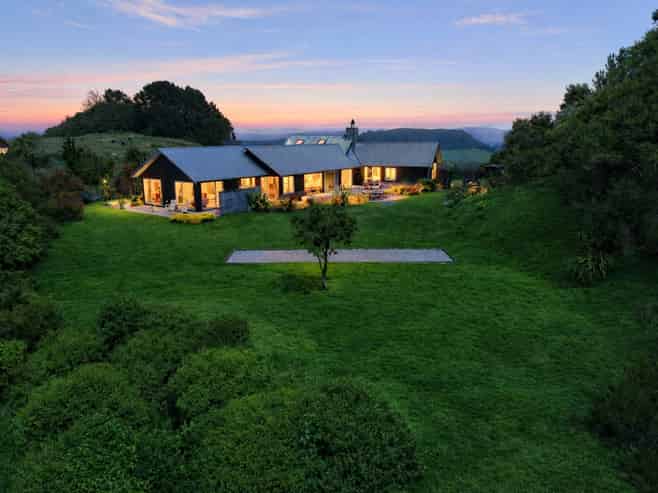146 Highland Drive, Acacia Bay