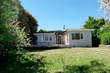 1 Titoki Rd, Raumati Beach