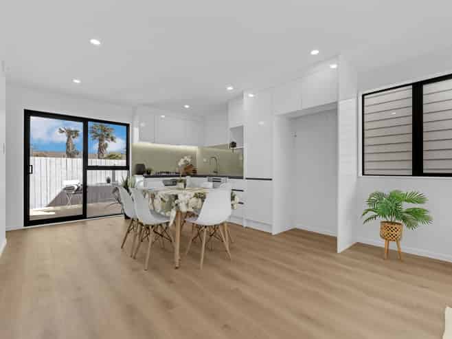 8C Gardiner Grove, Mangere East