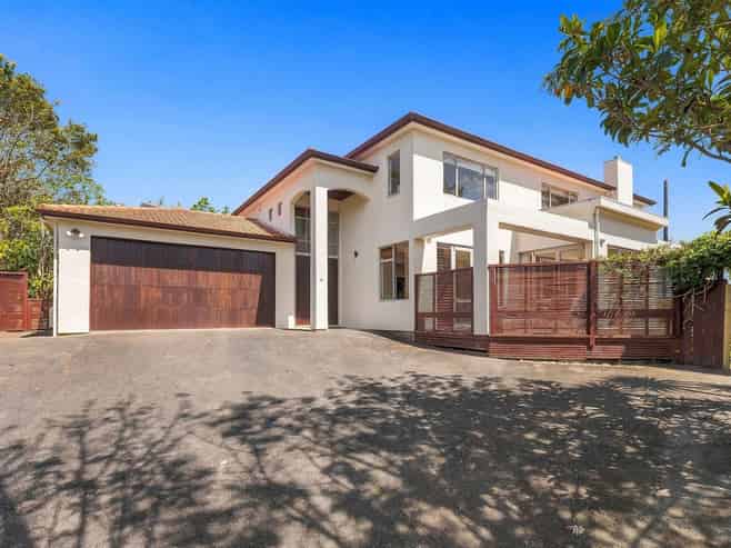 42 English Oak Drive, Albany