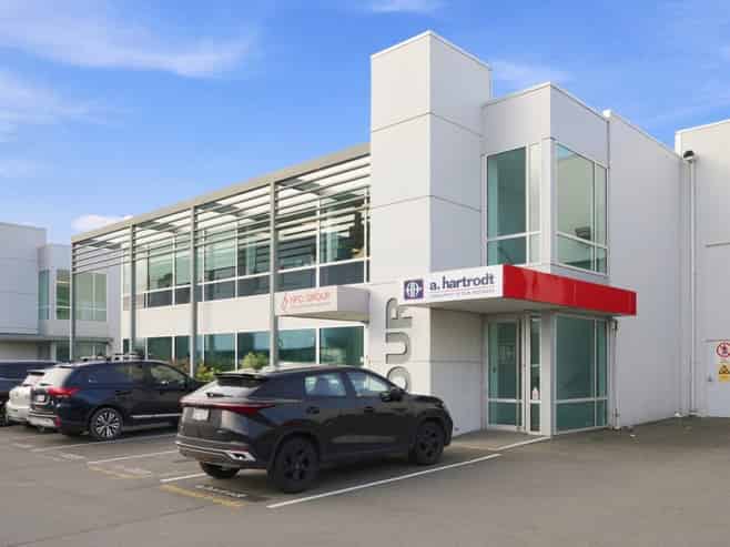 Quality Blenheim Road office – with car parks