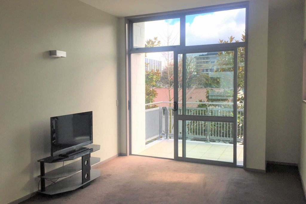 Fully Furnished One Bedroom Apartment 5