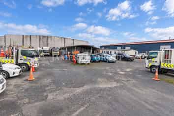 High-Profile 2,450M² Yard - Minutes from SH1