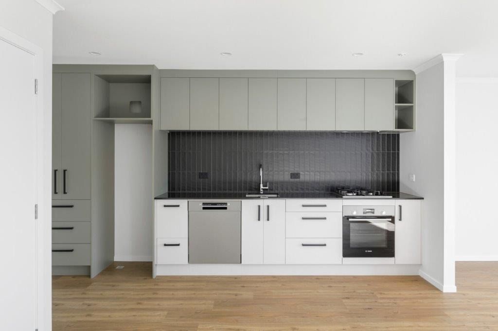 Practical, Spacious & Hospital Location 3