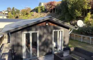 27 Tremaine Avenue, Two Mile Bay