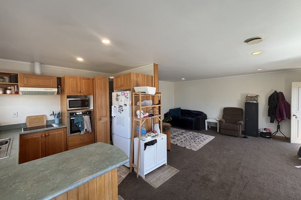 Sunny & Tidy House in a Fantastic Richmond Location 3