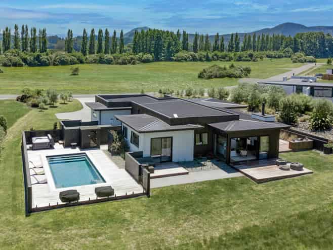 14 The Fairways, Kinloch