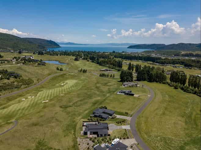 14 The Fairways, Kinloch