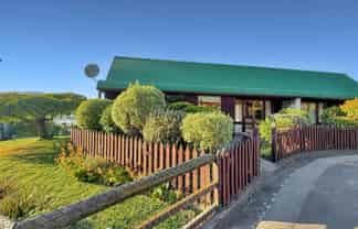1/7 Simeon Qy, Lyttelton