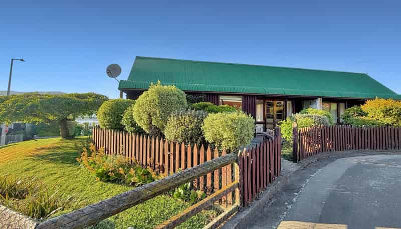 1/7 Simeon Qy, Lyttelton