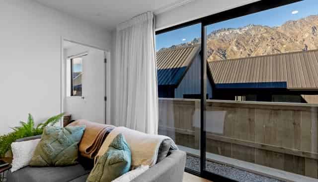 1A Friesian Close, Jacks Point
