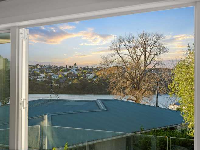 8A Chapman Road, Te Atatu Peninsula