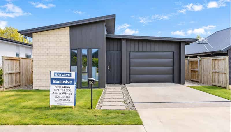 100 Harakeke Drive, Wharewaka