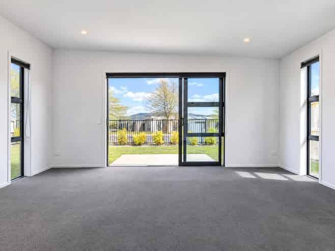 100 Harakeke Drive, Wharewaka