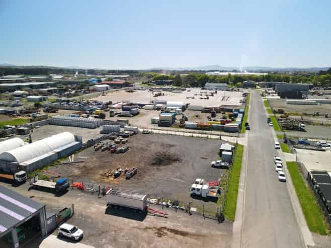 3,160m² Waingawa yard with portacom