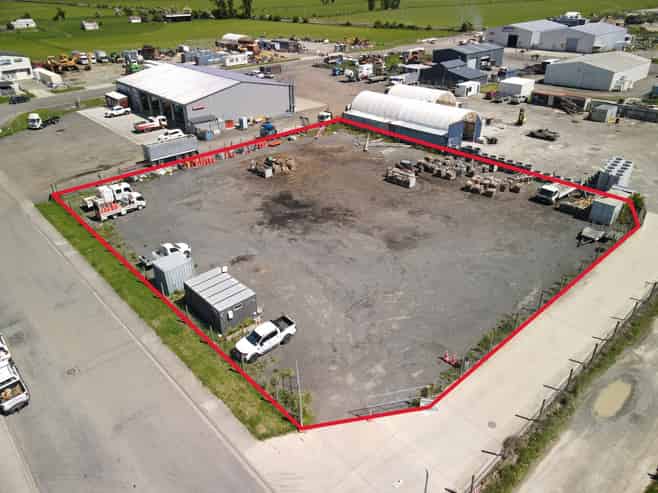 3,160m² Waingawa yard with portacom