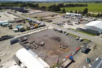 3,160m² Waingawa yard with portacom