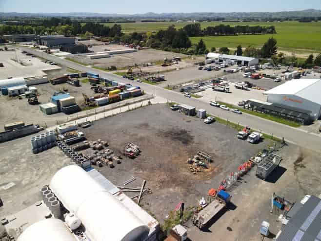 3,160m² Waingawa yard with portacom
