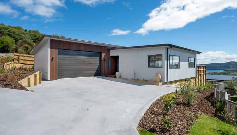 6 Blackhawk Close, Kinloch