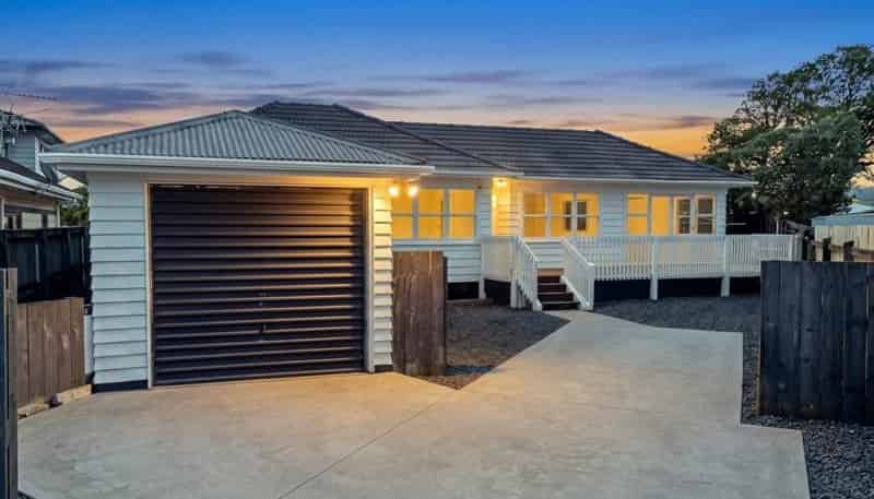 12 Malcolm Place, Mangere East
